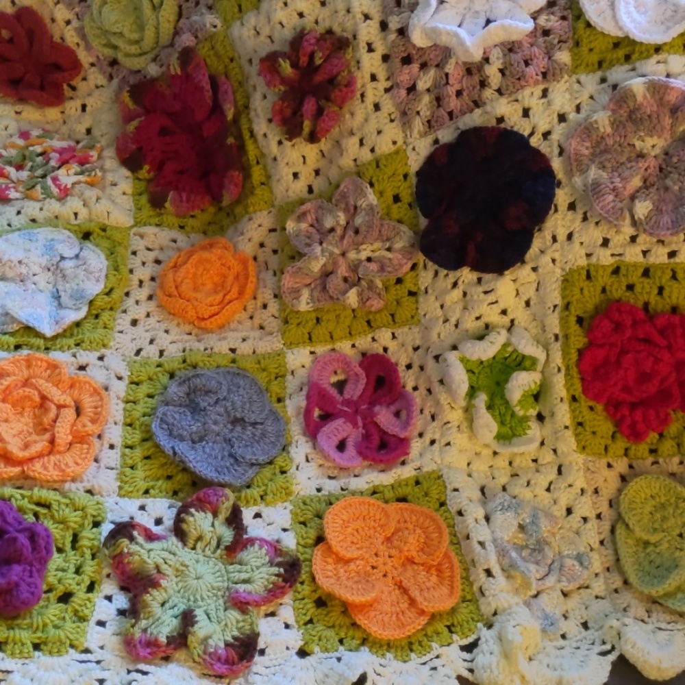 Farmhouse Blanket/afghan handmade (only one) - Picture 3 of 8
